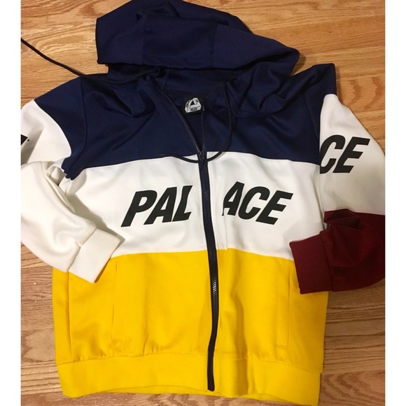 PALACE Other - Palace skateboards coach jacket size medium